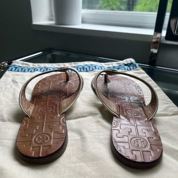 Tory Burch Thora Leather flip flops size 7 - Picture 3 of 6